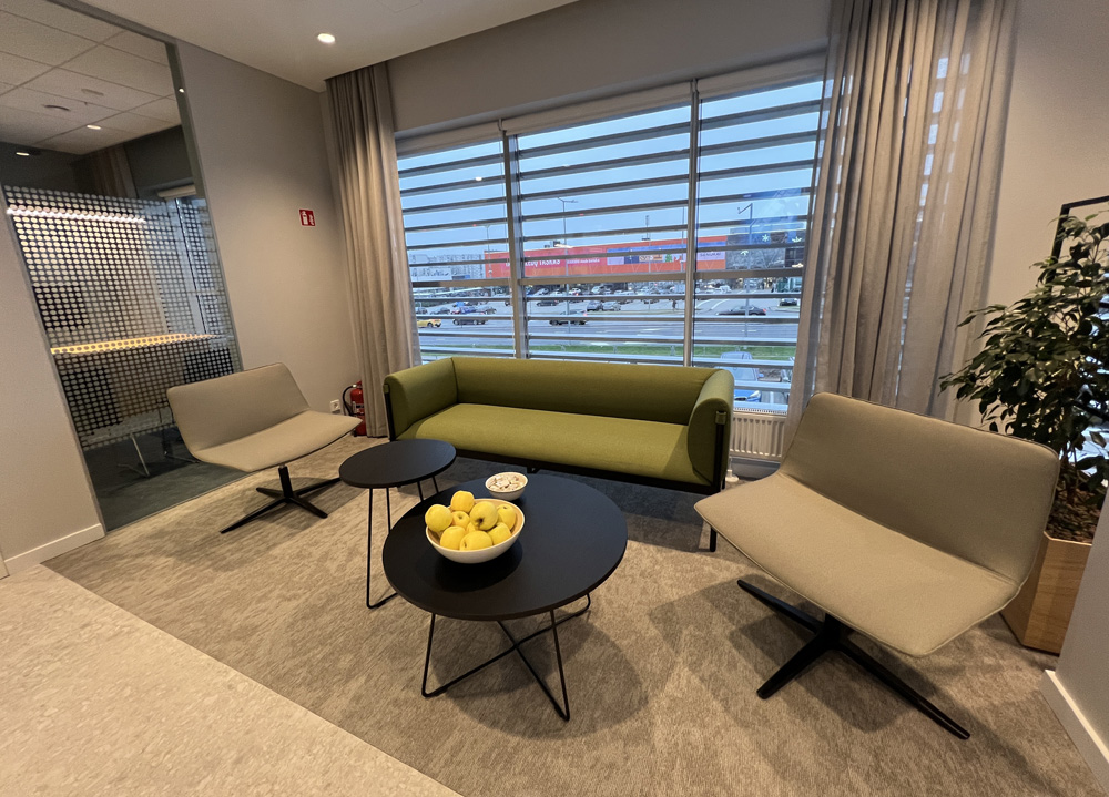 Fabijoniškių SEB skyrius – minimalistinis ir šiuolaikiškas klientų aptarnavimo dizainas